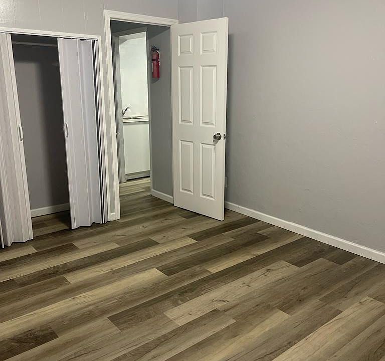 1st image of 515 S D Street