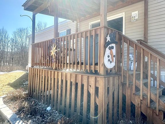 3rd image of 8 Woodland Park
