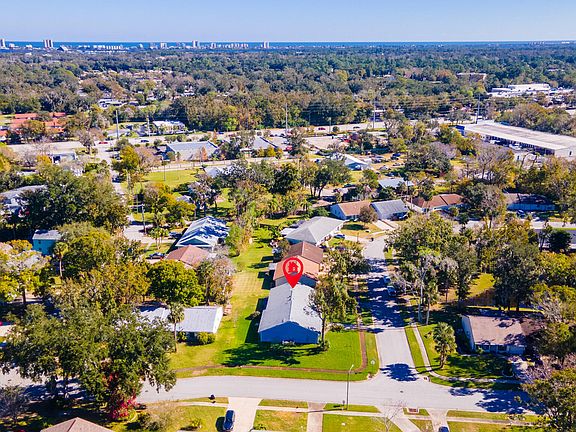 4th image of 1041 Oak Forest Cir