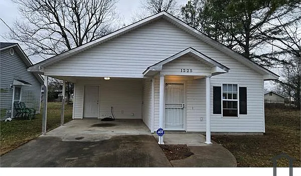 2 bed, 868 sqft, $1,056 — Photo 2