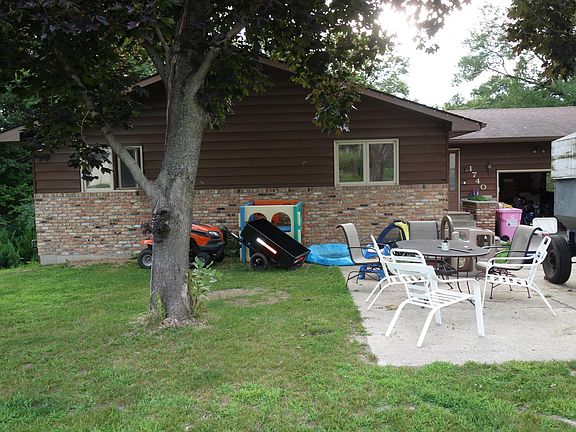 3rd image of 1740 N Cedar Ave