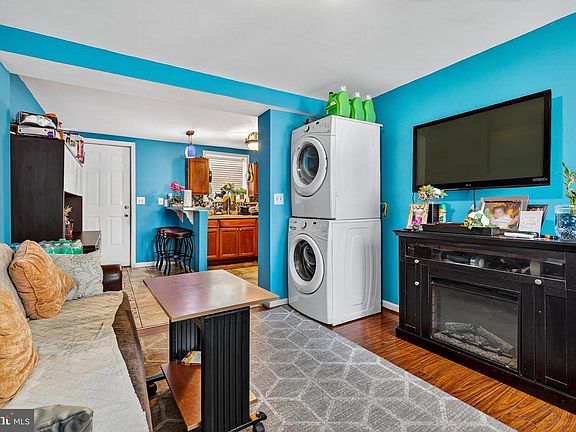 2nd image of 1109 Quantril Way