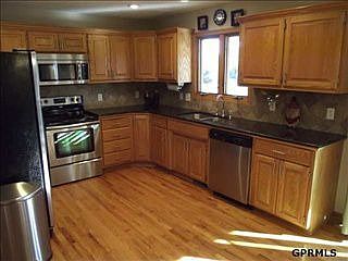 4th image of 16521 Cottonwood St