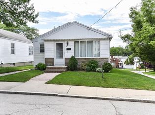 48 Standish Ave, Providence, RI 02908