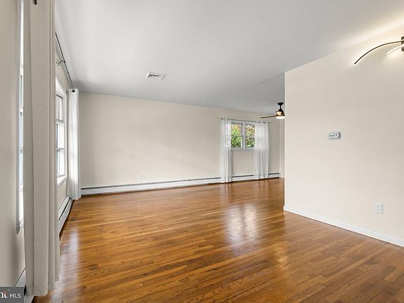 3rd image of 10 Hough St