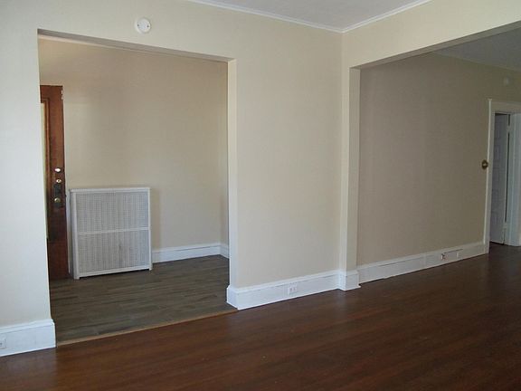 4th image of 60 6th Ave #1