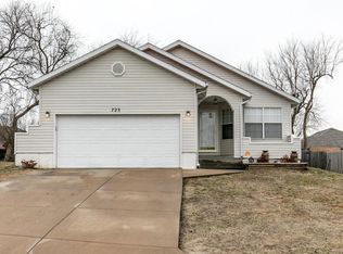 723 E Appleridge, Nixa, MO 65714