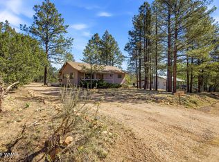 1924 Little Doe Trl, Overgaard, AZ 85928