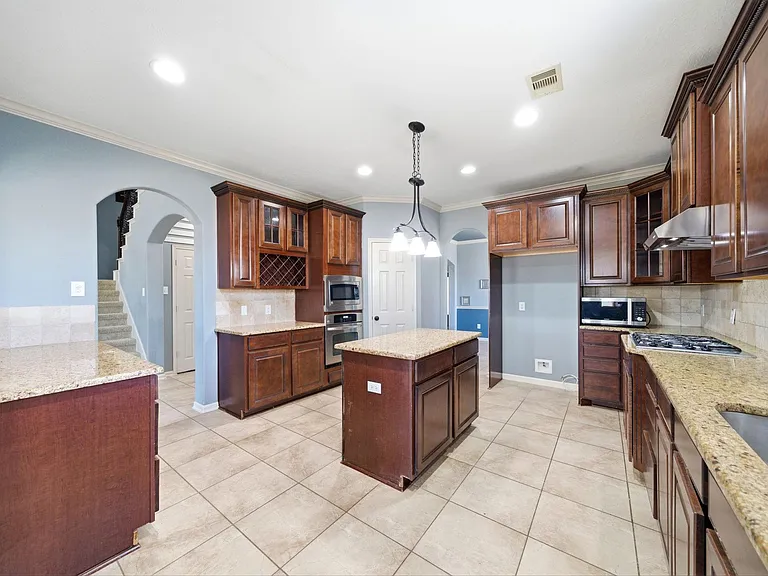 6302 Pepper Hollow Ln — Photo 8
