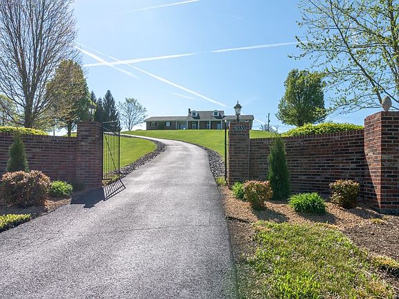 3rd image of 19330 Dennison Dr