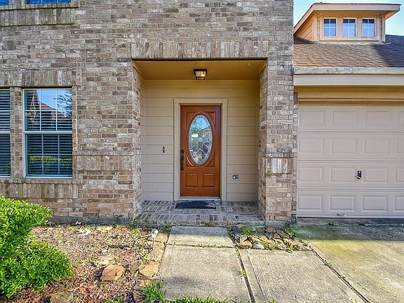 5th image of 2210 Stoney Brook Dr