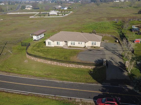 2nd image of 3255 Village Dr