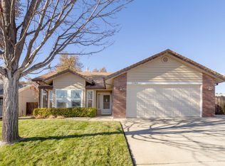2566 Candlewood Dr, Redding, CA 96003