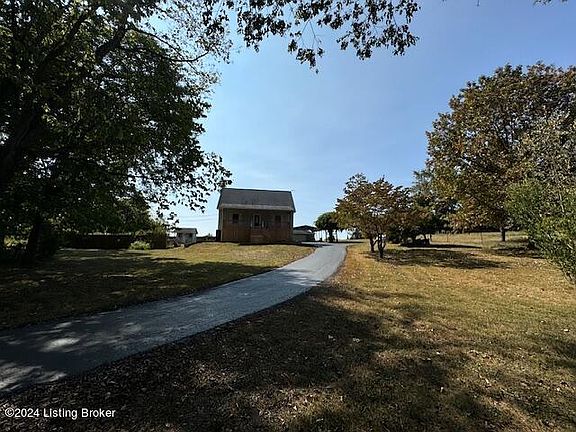 2nd image of 315 Douglas Ln