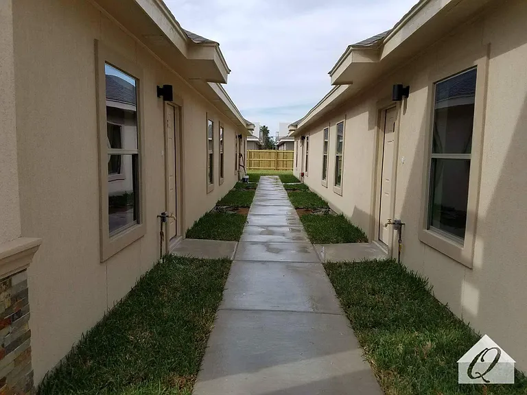 1717 W Smith Dr #4 — Photo 4