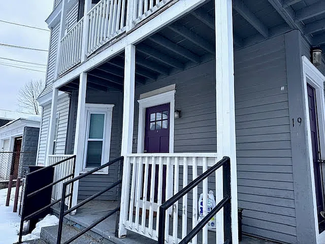 Building Photo - 19 Gardner Ave #2