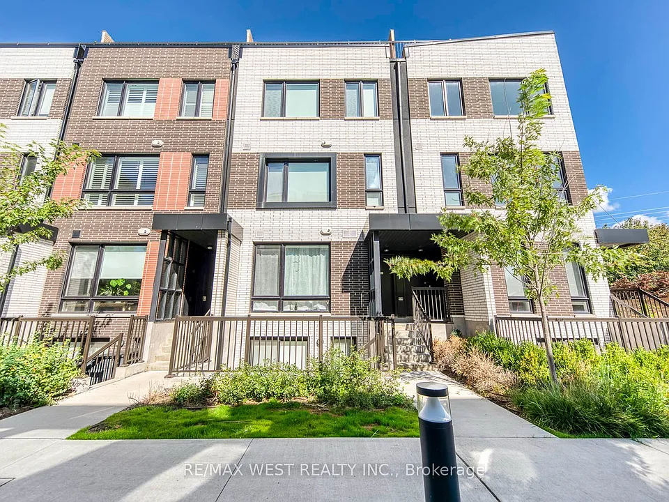 40 Ed Clark Gdns #3