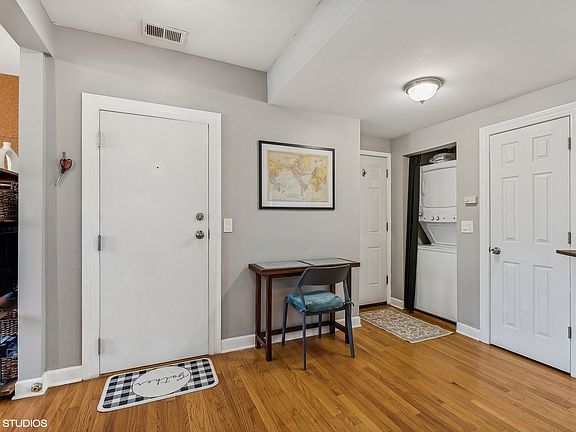 4th image of 5148 N Avers Ave APT 3W