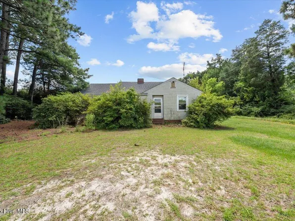 5597 Calloway Road, Raeford, NC 28376