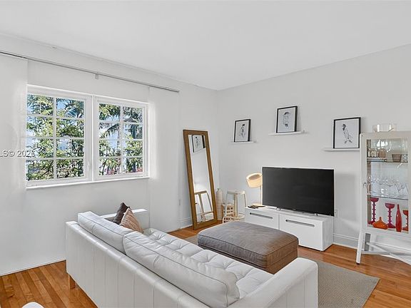 4th image of 1410 Euclid Ave APT 6