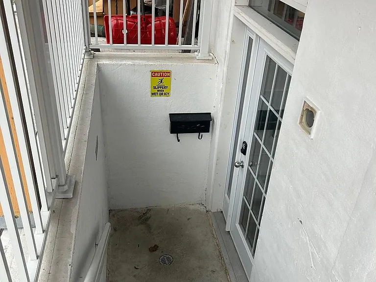 5294 Lawrence Ave E #LOWER LEVEL — Photo 16