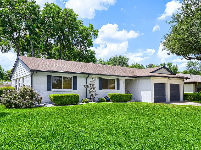 3042 Oxfordshire Ln — Photo 6