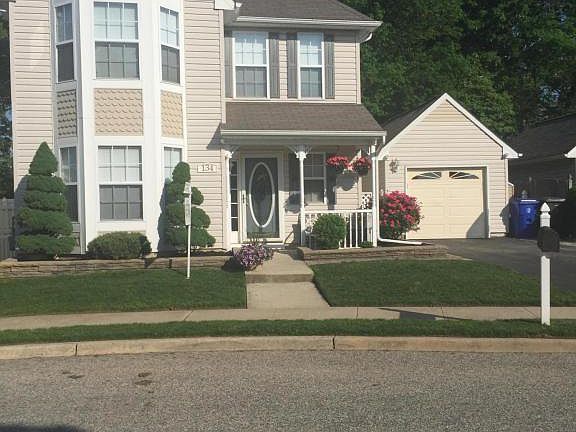 2nd image of 134 Hamlet Ct
