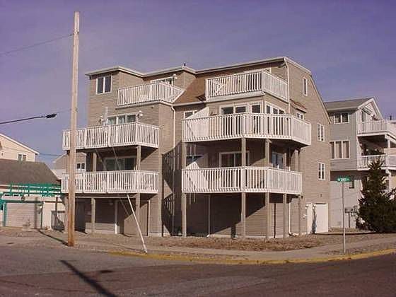 1st image of 9212 Pleasure Ave #E