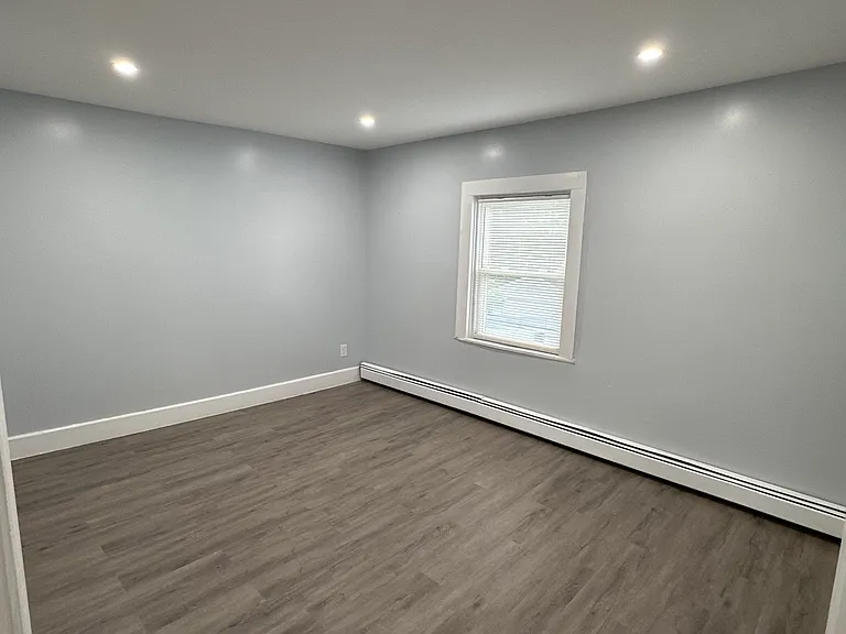 58 Perry St #3 — Photo 7