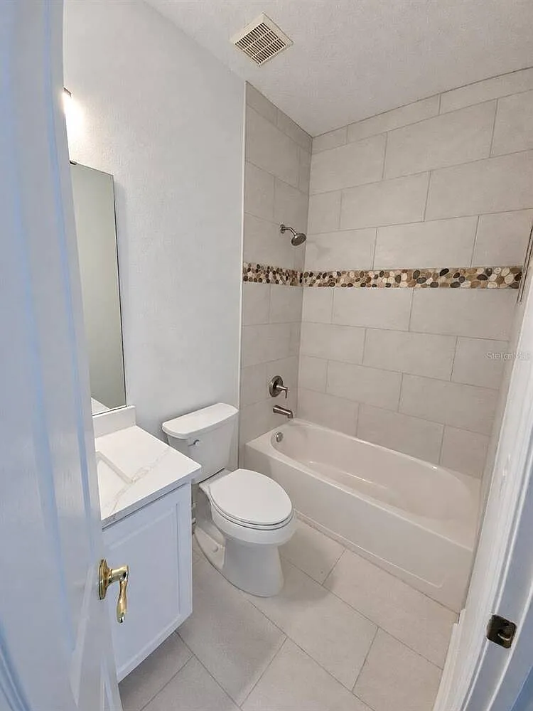 1 bed, 1.0 bath, 600 sqft, $1,800 — Photo 3