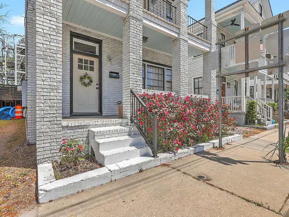 272 Coming St
