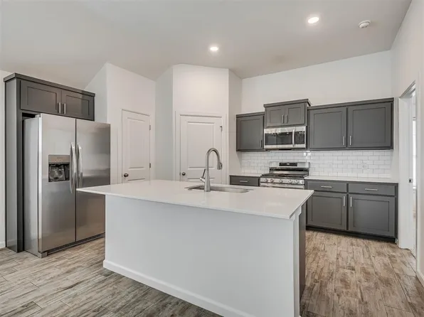 9233 SW 46th St, Oklahoma City, OK 73179