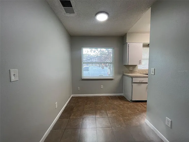 5719 Oleander Dr — Photo 4