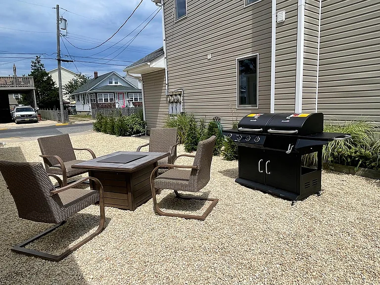 1214 NE Central Ave — Photo 19