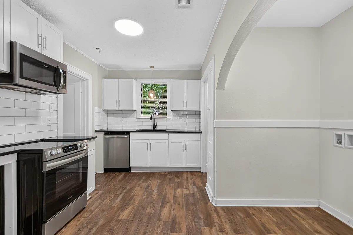 3 bed, 1316 sqft, $1,700 — Photo 3