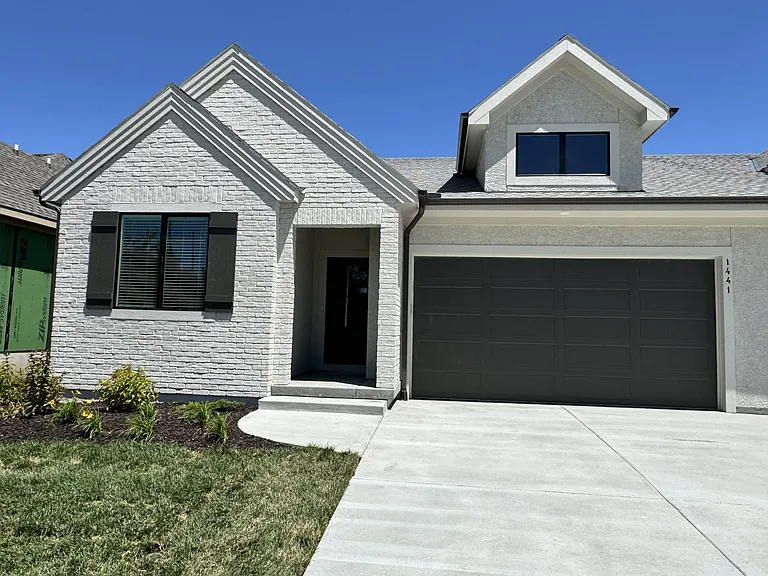 1441 SW Winthrop Ter — Photo 2