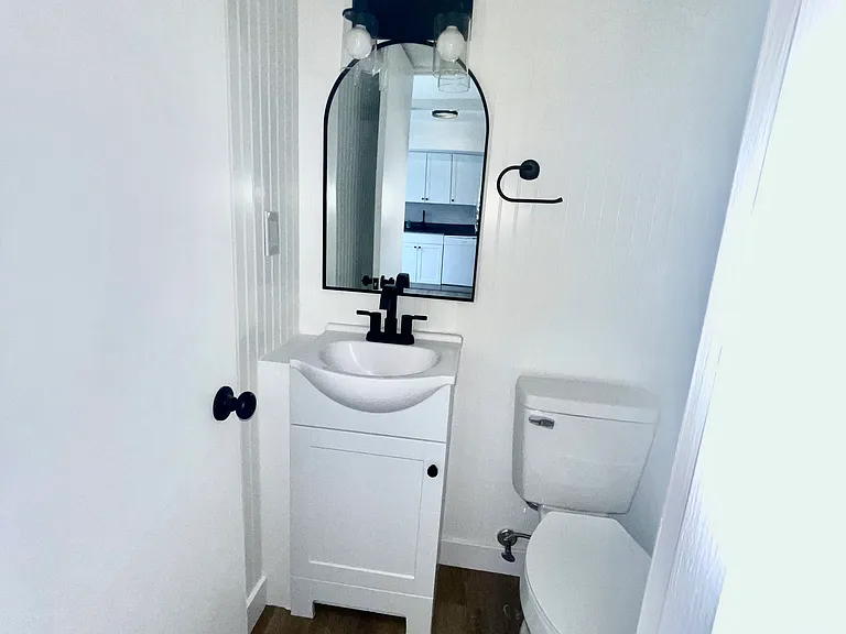 1625 Congressional Ct — Photo 6