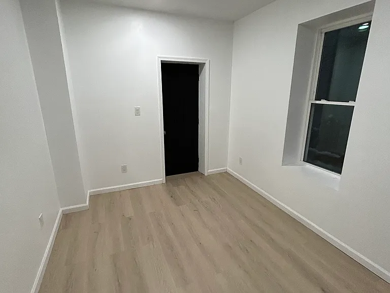 2030 E Tioga St #1 — Photo 4