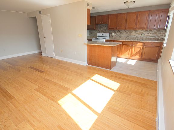 Hardwood 2 Bedroom