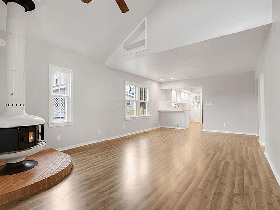 2nd image of 171 Main St