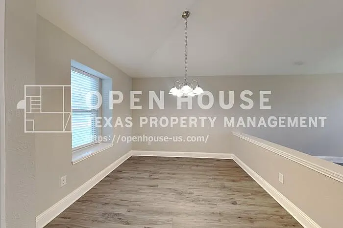 1742 Sterling Ln — Photo 6