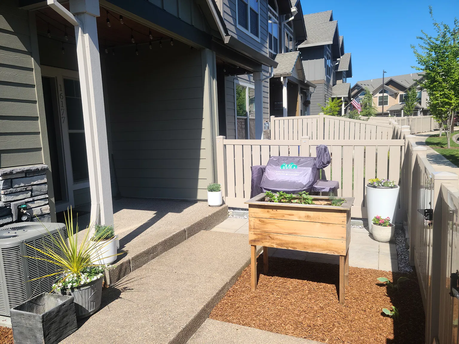 3 bed, 2.5 bath, 1942 sqft, $2,995 — Photo 4