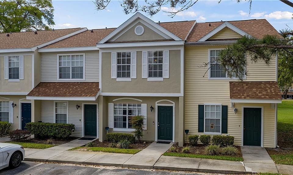1st image of 6986 Woodlake Dr