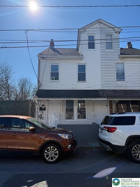 1st image of 148 Chestnut St