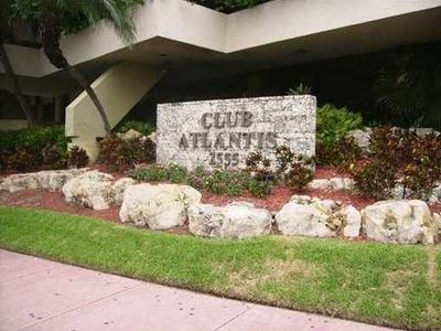 2555 Collins Ave Penthouse 202, Miami Beach, FL, 33140