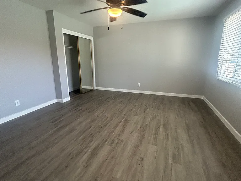 299 Robinhood Ln — Photo 14