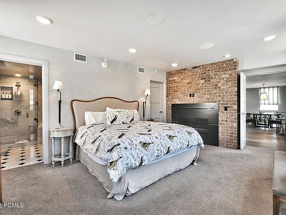 2nd image of 692 Main St #C