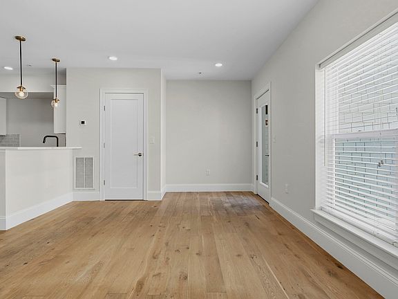 4th image of 29-31 Ward St #302