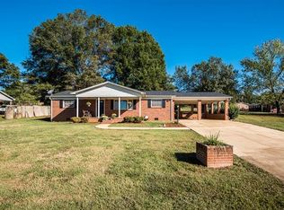 2984 Lutz Blvd, Newton, NC 28658