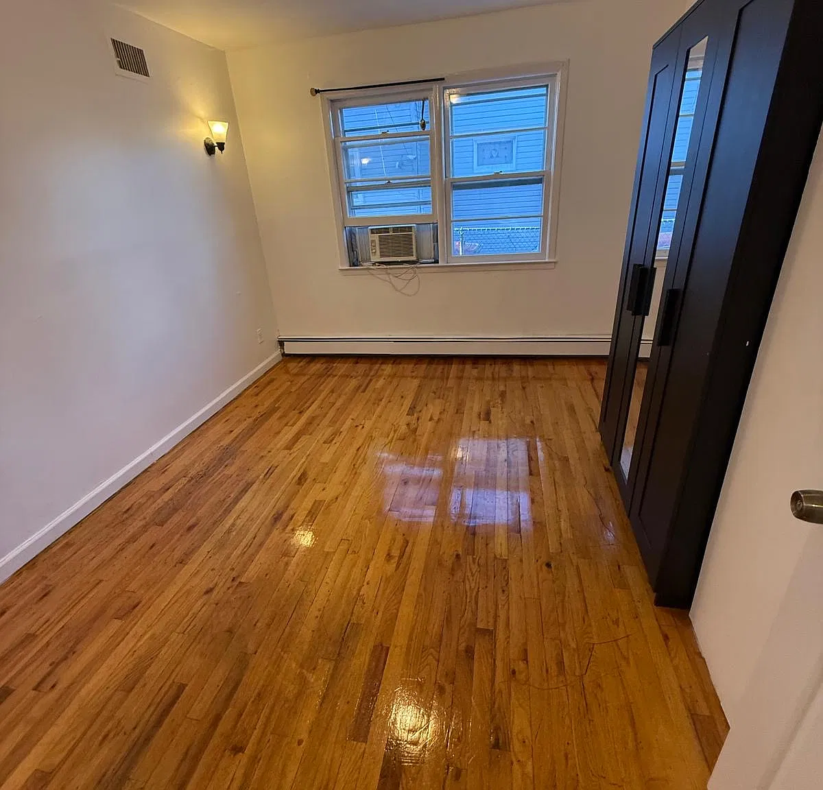 2 bed, 1400 sqft, $3,000 — Photo 4